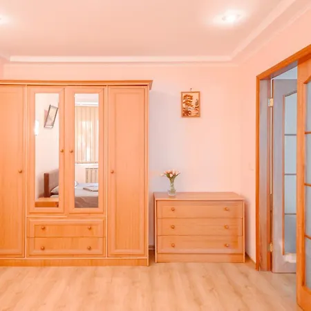 2-кімнатні поруч з метро в печерському р-н. Apartamento Kiev